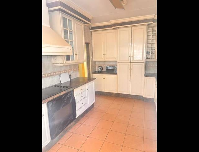 4 BEDROOM HOUSE FOR SALE IN RIVIERA PARK